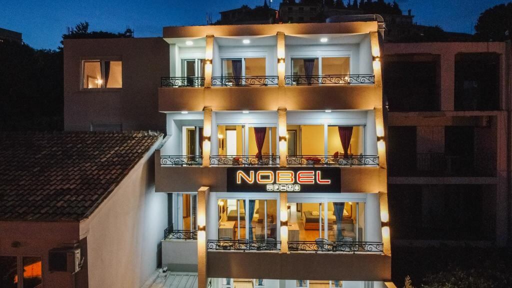 Hotel NOBEL Ulcinj facade lit up in the evening